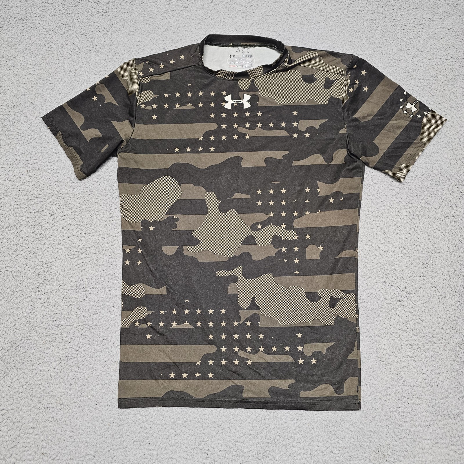 Under Armour Freedom Camo Compression Shirt Mens XL Heat Gear Athletic Fit gallery