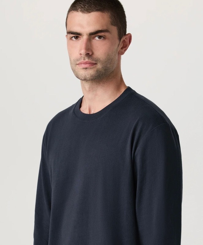 Vuori Ease Performance Crew Long Sleeve Shirt Navy Blue Size L gallery