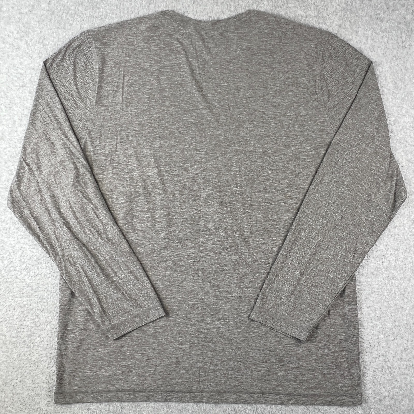 Vuori Strato Tech Tee Shirt Long Sleeve Performance Stretch 2XL Mens Grey Gym gallery