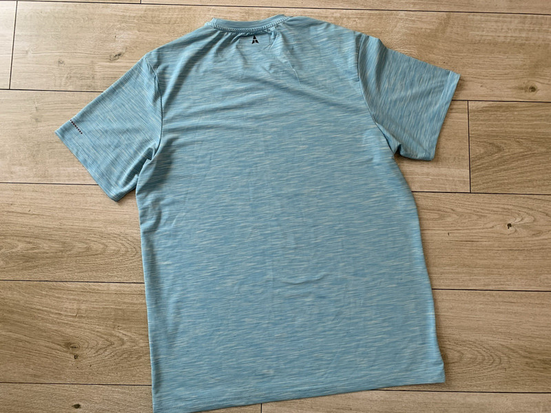 Breathable TECHNICALS Outdoor Performance T-SHIRT (L) gallery
