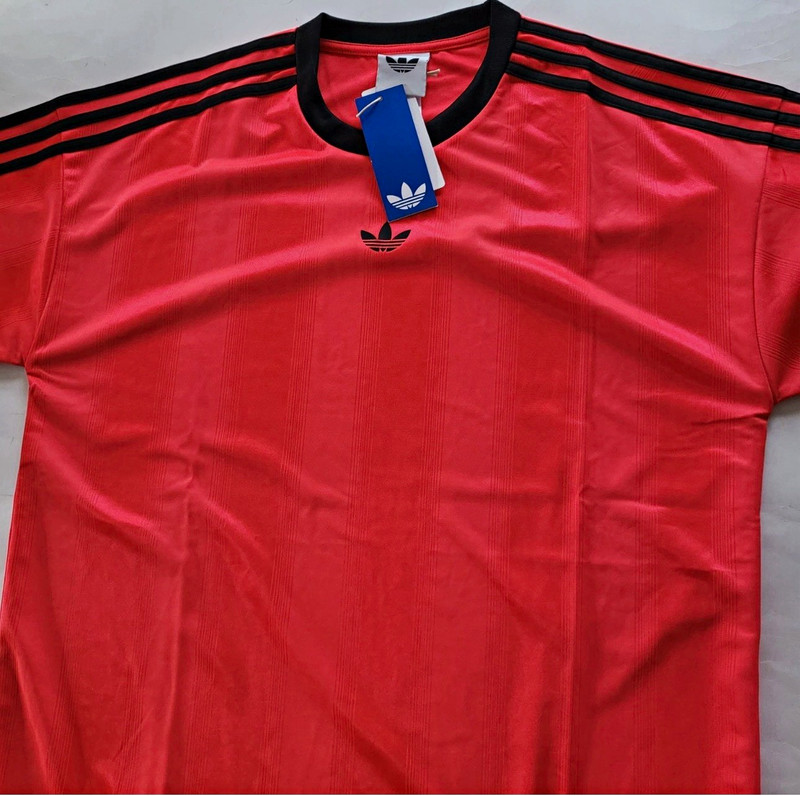 adidas Originals Men's Red/Black Jacquard Logo T-Shirt Size M Crew Neck JW5881 gallery