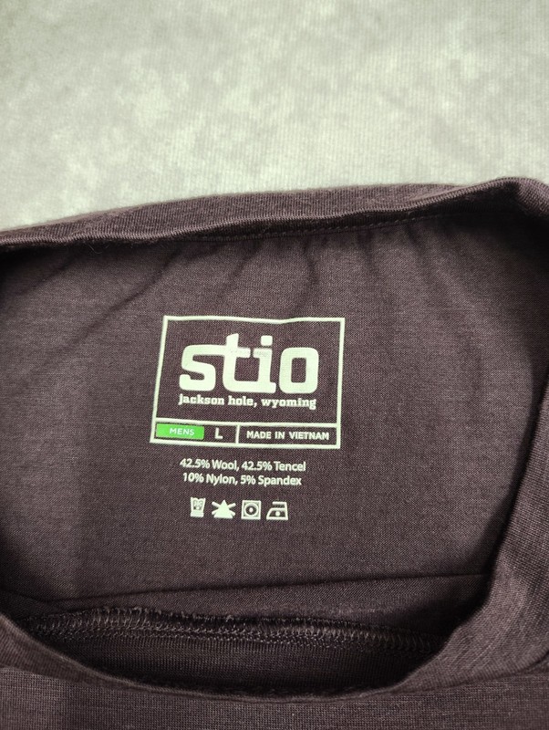 Stio Wool Blend Pocket T Shirt Mens Large Purple Hiking Travel Run Stretch Tee gallery