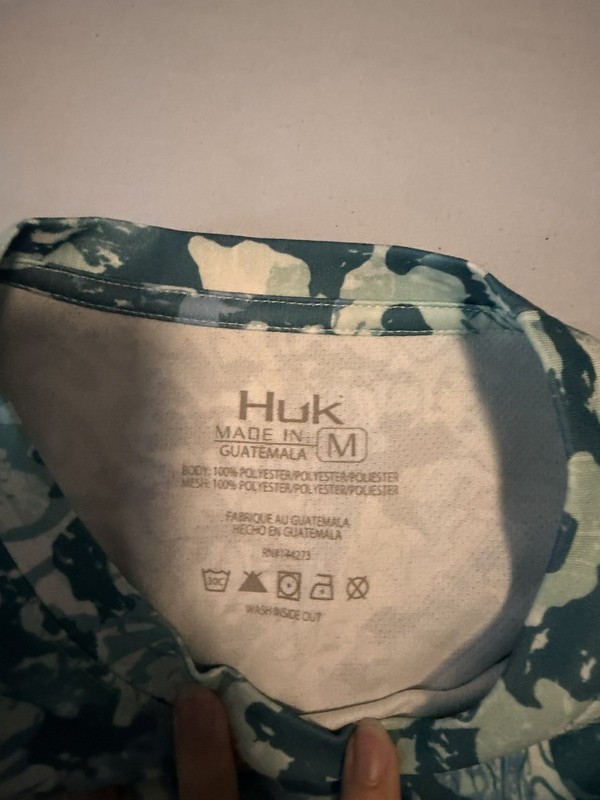 Huk Performance Fishing Shirt Size M Long Sleeve 0260 gallery