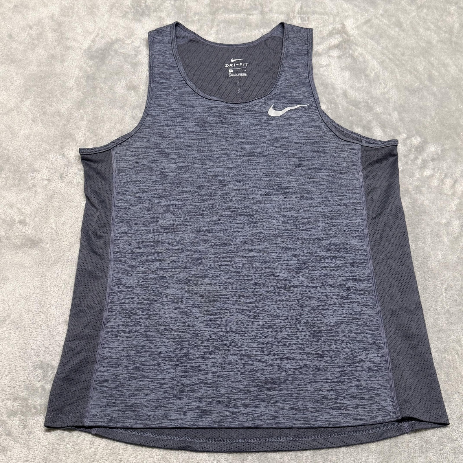 Nike Dri-FIT Shirt Mens Medium Navy Blue Sleeveless Running Tank Top Athletic gallery