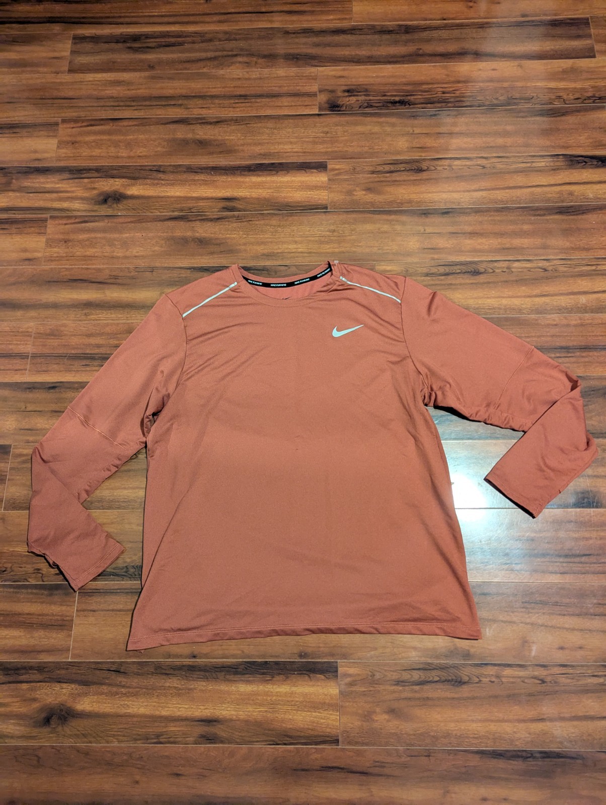 Nike Element Long Sleeve Running Crew Top Reflective Mens XL gallery