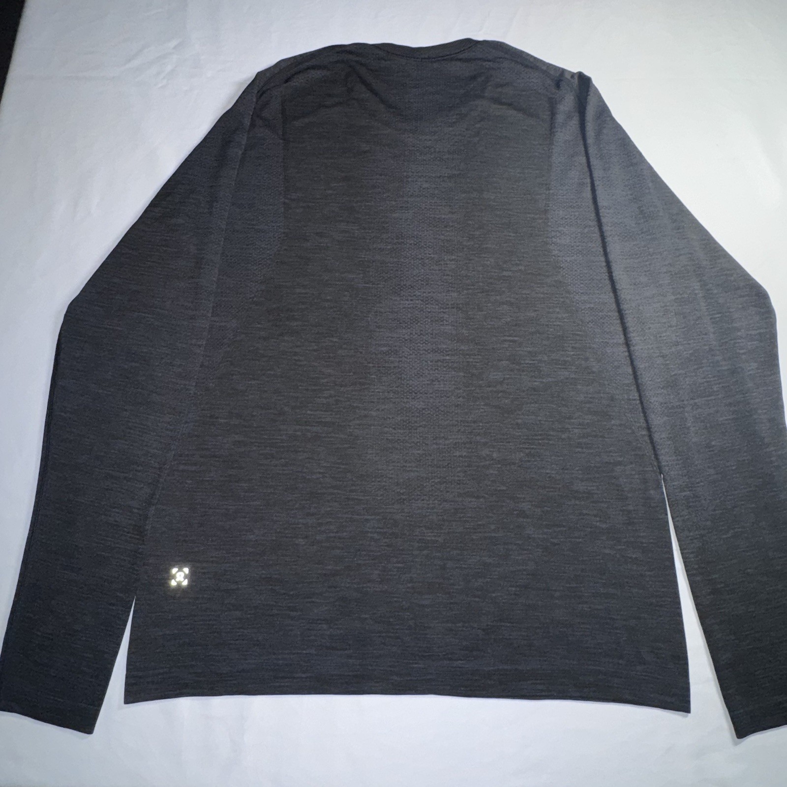 Lululemon Metal Tech Vent Long Sleeve Medium Charcoal Gray gallery