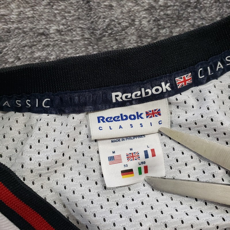 Vintage Reebok Classic Hoops Basketball Jersey Mens M White Black Red Sewn gallery