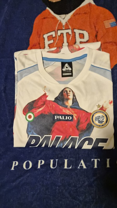 Palace Titian jersey, white Men's size large, Brand new. gallery