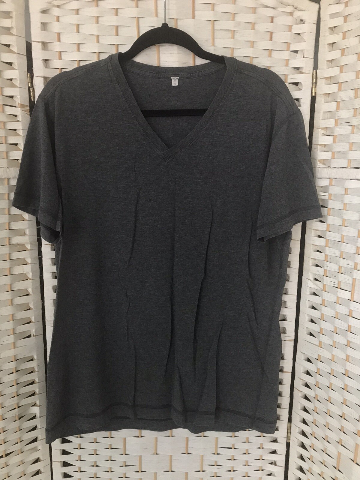 Lululemon Men’s Large V Neck Grey T Shirt Stretchy Black Logo gallery