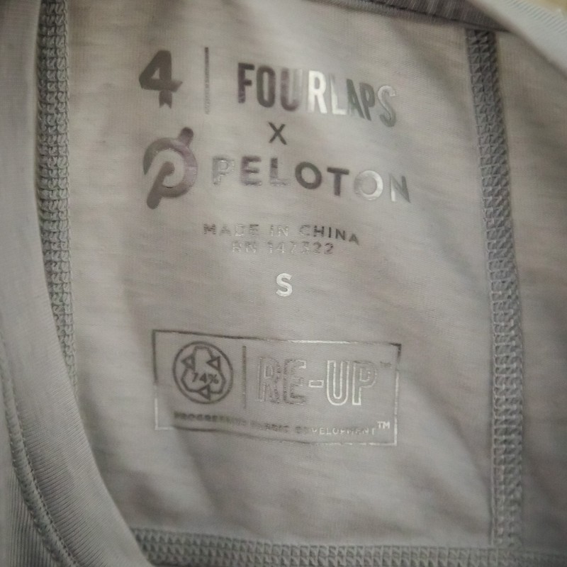 Peloton Fourlaps Size Small S Gray Logo Graphic Print Crew Short Sleeve Shirt gallery