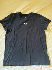 Under Armour Men’s L Black Short Sleeve Crew Neck Loose Lightweight Logo Tee