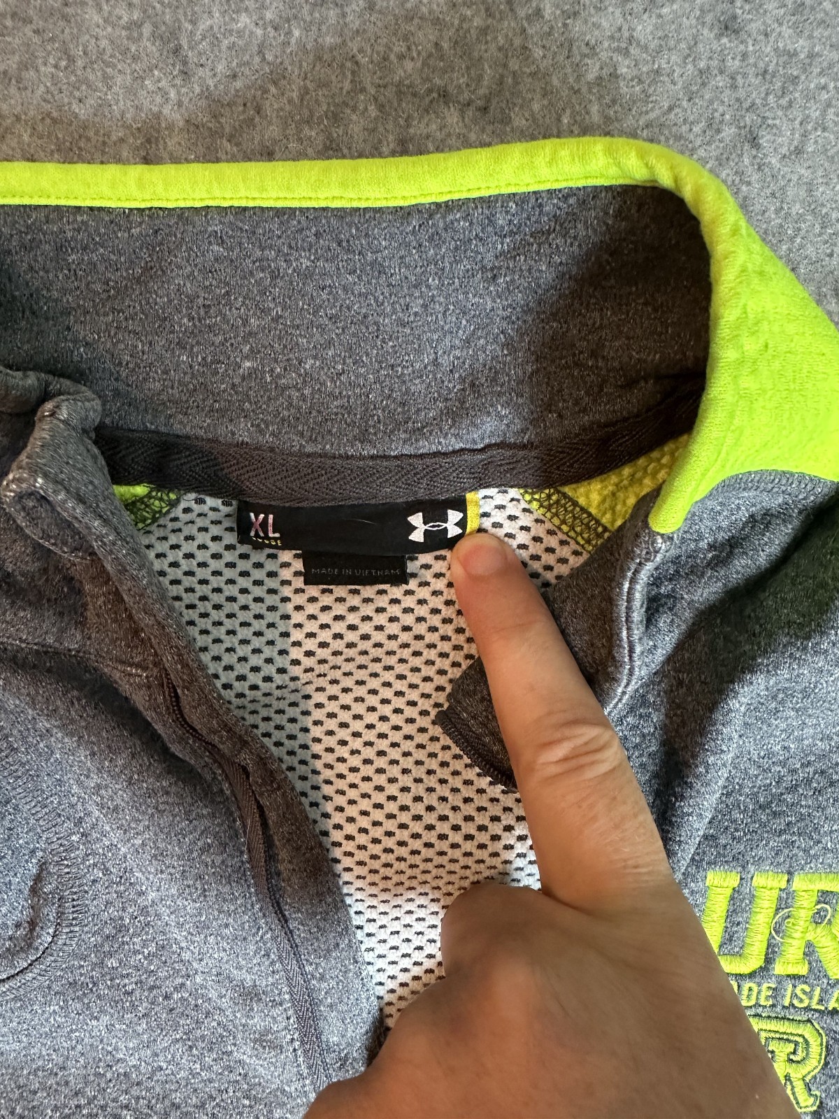 Under Armour URI Rhode Island Rams 1/4 Zip Pullover XL Gray Neon Yellow gallery