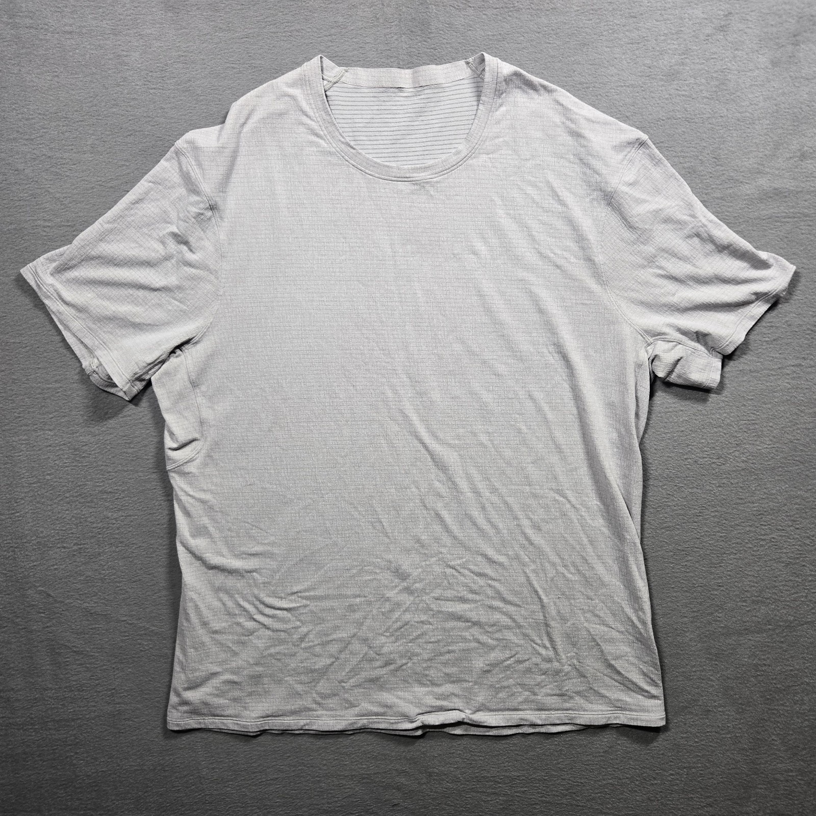 Lululemon Performance Gym Shirt - Mens Size 2XL - Gray Breathable Stretch Tee gallery