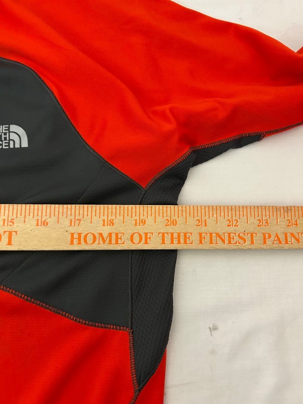 The North Face Red Thumbhole Performance 1/4 Chest Zipper Mens Stretch Sz M gallery