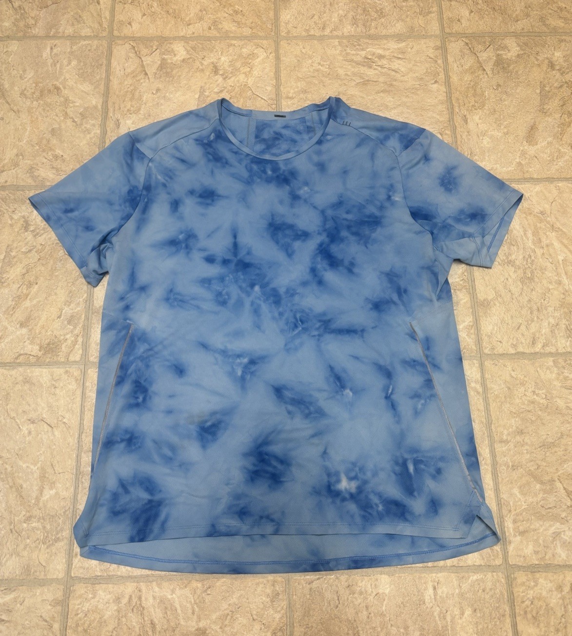 Lululemon Fast And Free Men’s Blue Tie Dye Shirt Size Large gallery