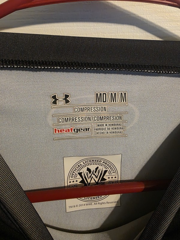 UNDER ARMOUR WWE Championship Belt Compression Shirt Black Mens Medium gallery