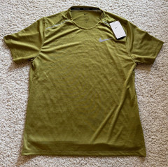 Nike Running Dri-FIT Men’s Running Shirt Olive Green Reflective Size Large NWT