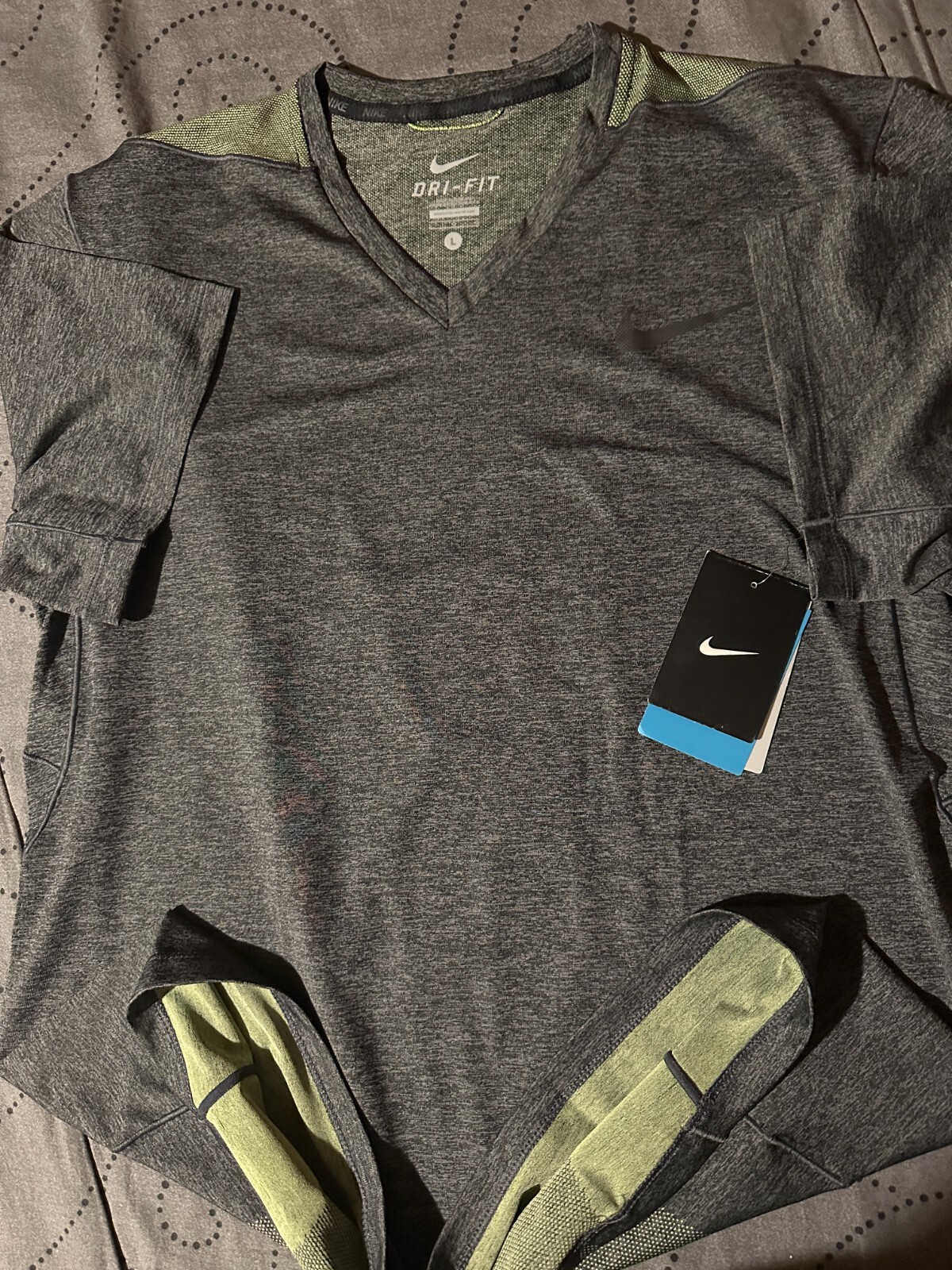 NIKE PRO TRAINING DRI-FIT #010 H. BLACK - GREEN V NECK TECH SHIRT SIZE L MEN $70 gallery