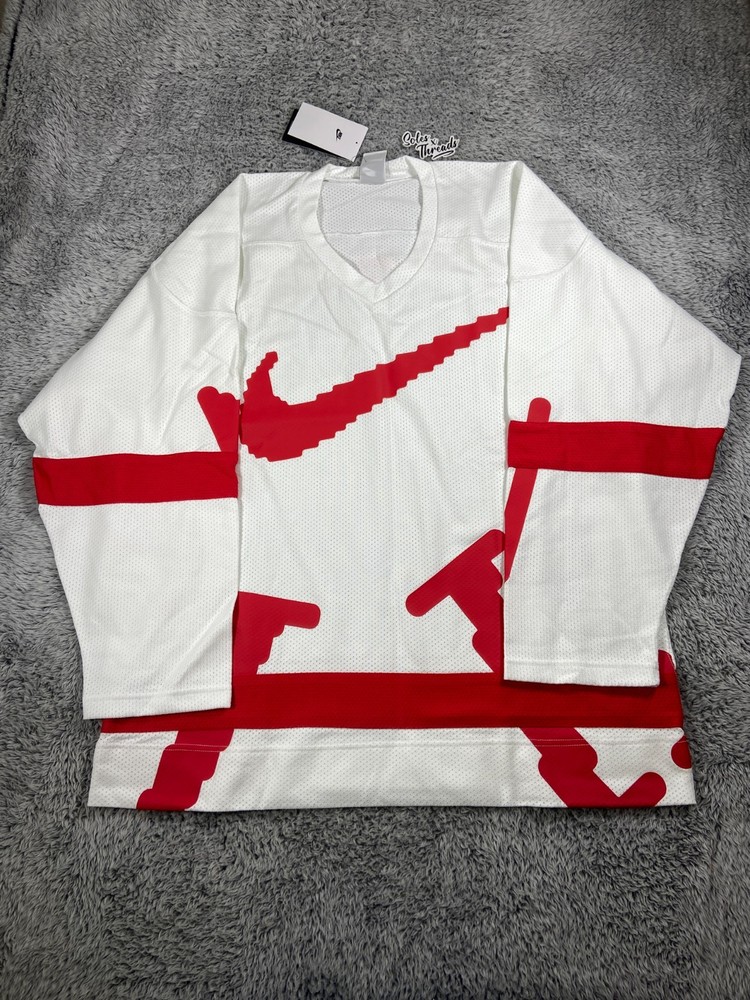 Nike Sportswear Club Varsity Hockey Jersey Size 2XL Men White Red HV1137-100