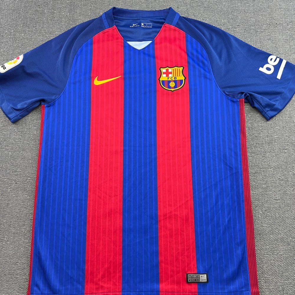 Barcelona 2016 2017 Home Football Jersey Mens Medium Adult Nike Shirt