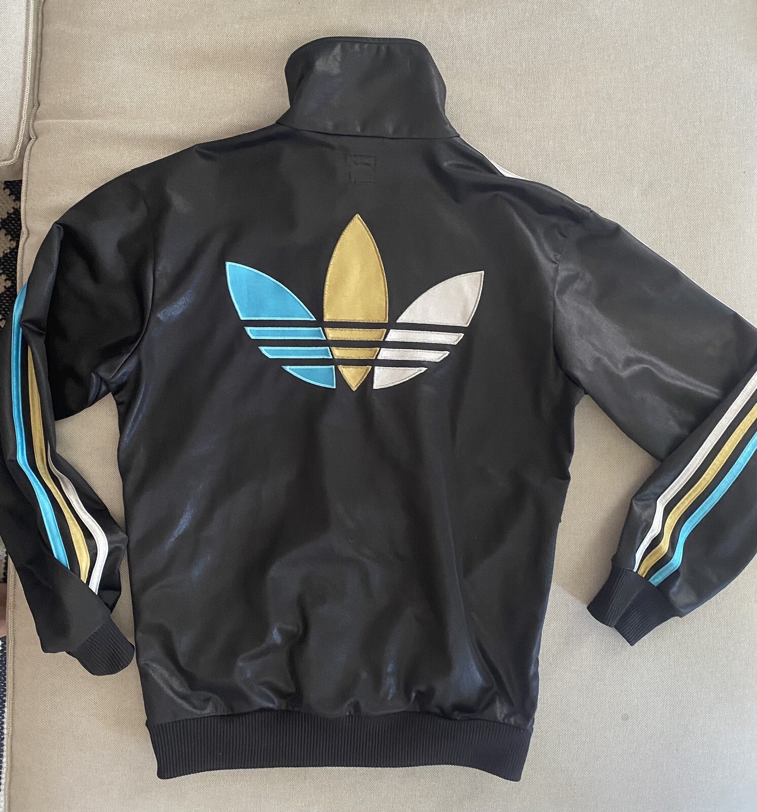 ADIDAS CHILE 62 JACKET size Small gallery