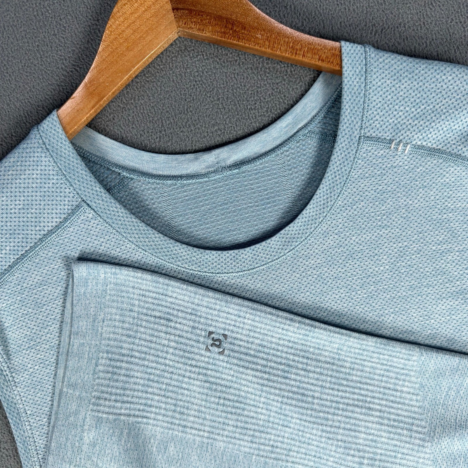 Lululemon Tank Top Mens 2XL Blue Metal Vent Tech Performance Gym Yoga Lounge gallery