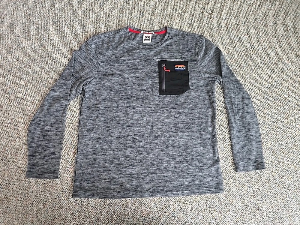 Avalanche Outdoor Supply Co men's longsleeve pullover shirt size Medium