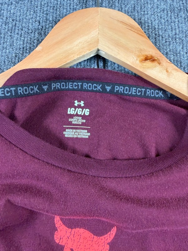 Under Armour Project Rock Iron Paradise Long Sleeve Shirt Mens L Burgundy Crew gallery