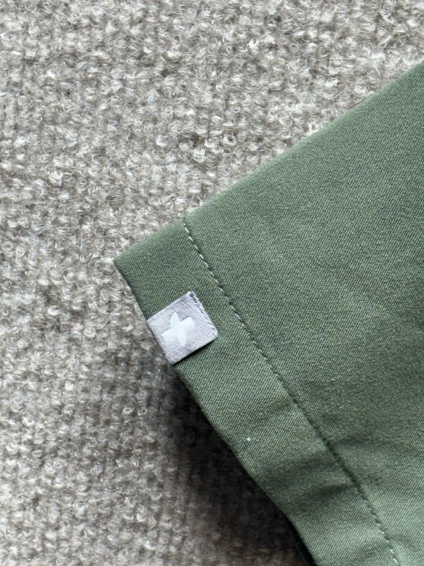 FIGS Technical Collection Olive Green V-Neck Scrub Top Small Mens Medical EUC gallery