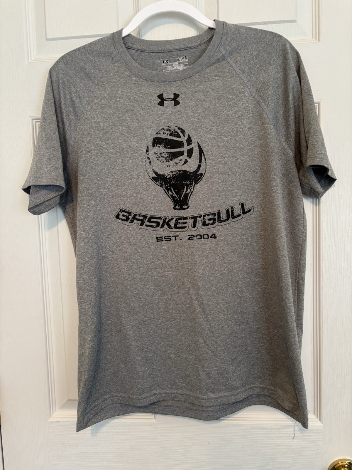 Under Armour T-Shirt Mens Medium Gray w/ Black Graphic World Champion Bull Logo gallery