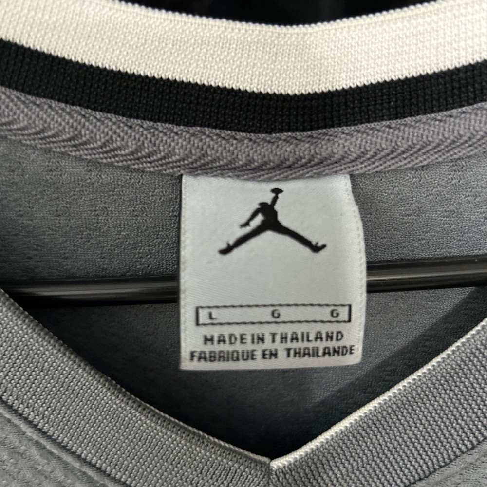 Jordan Jersey 23 Men's Size M Gray White Black Old English Letter Logo Vintage