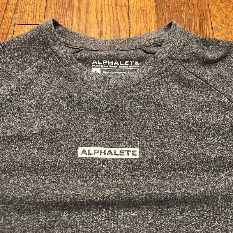 Alphalete Men’s Athletic T Shirt Size Small Performance Fit Cotton Spandex Gray gallery