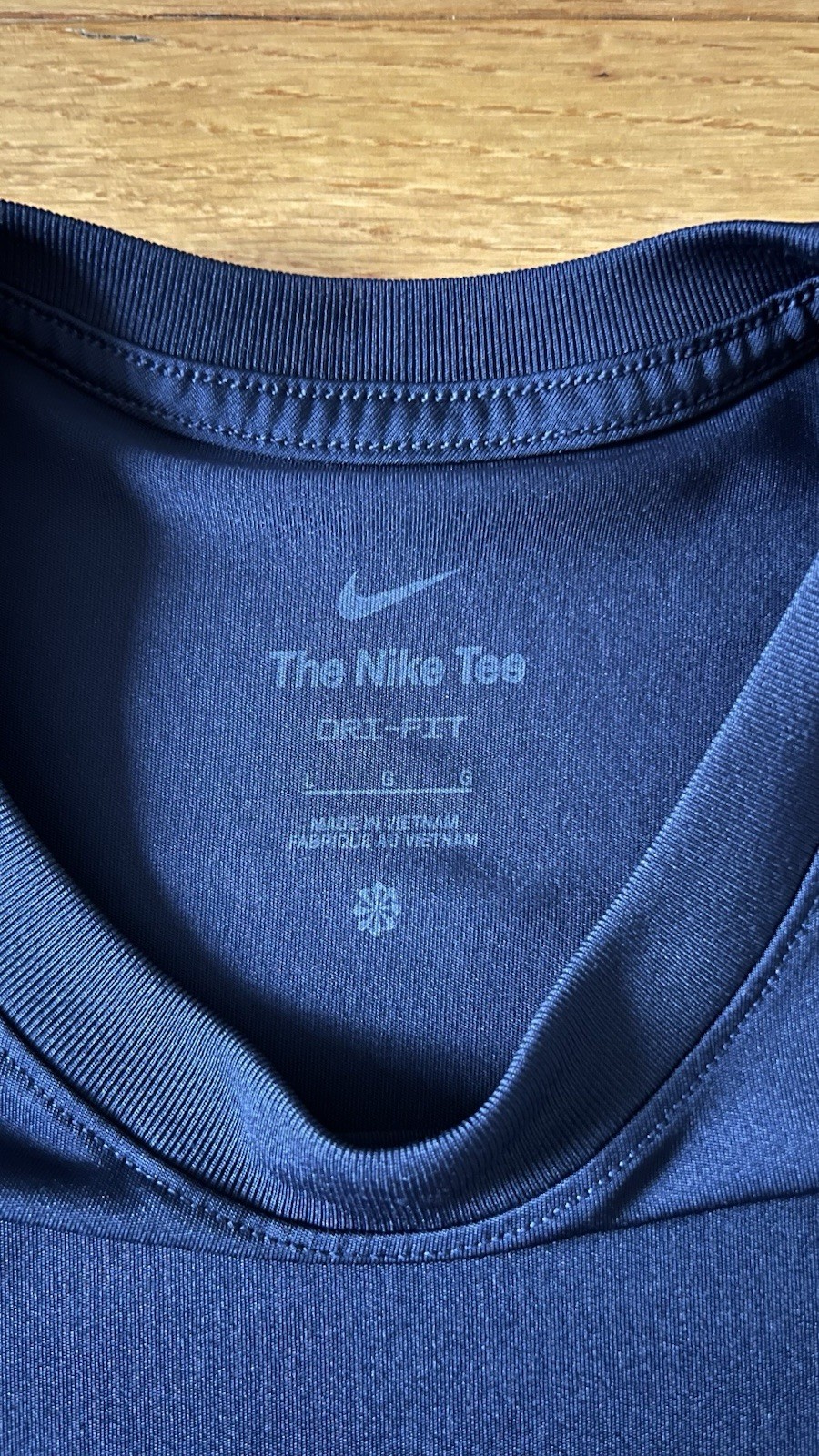 Nike Men’s Dri-Fit Legend T-Shirt gallery