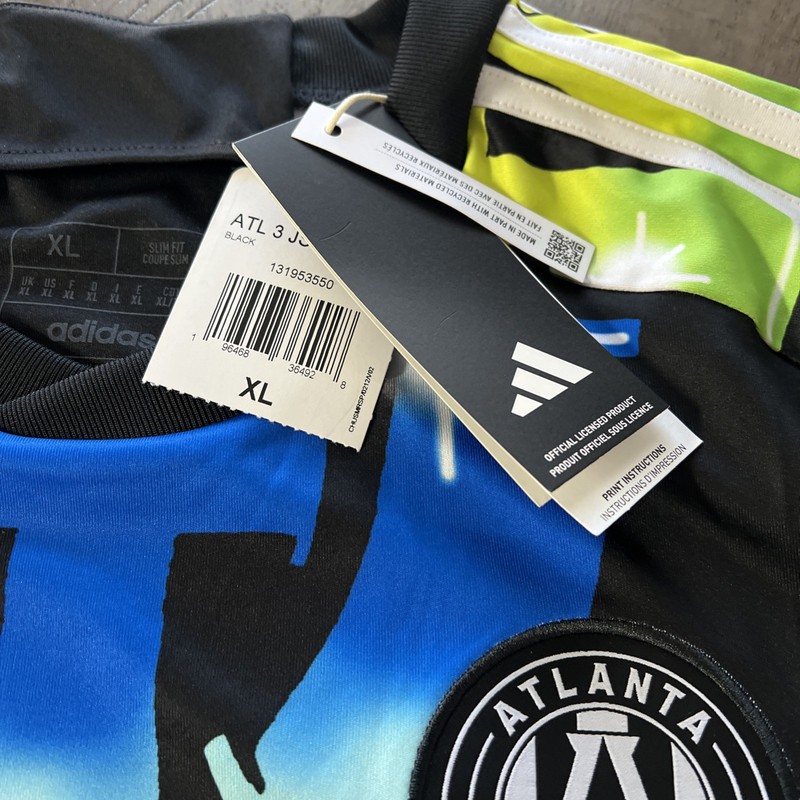 Fan Jersey 2023 Third Jersey Atlanta with Graffiti Design Size XL NWT gallery