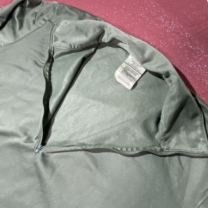 US Military Heat Retentive Sleeping Shirt NSN 8415-00-890-2103 Size XL Polyester gallery