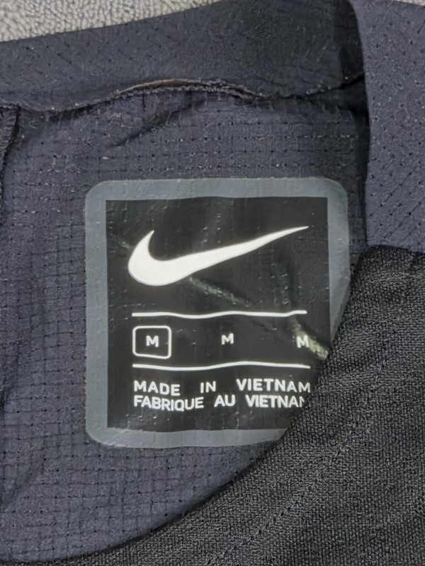 Nike Tech Pack Black Running Shirt Mens Size M Reflective Stretch Activewear Z2 gallery