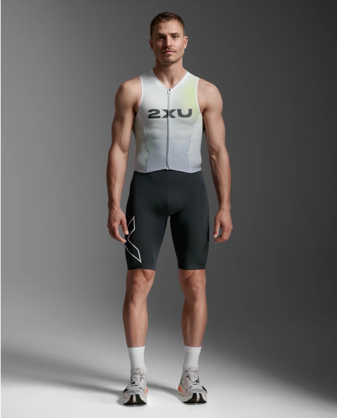 2XU Men’s Light Speed React Trisuit Size Medium In Matcha/Indian Ink - MSRP $300 gallery