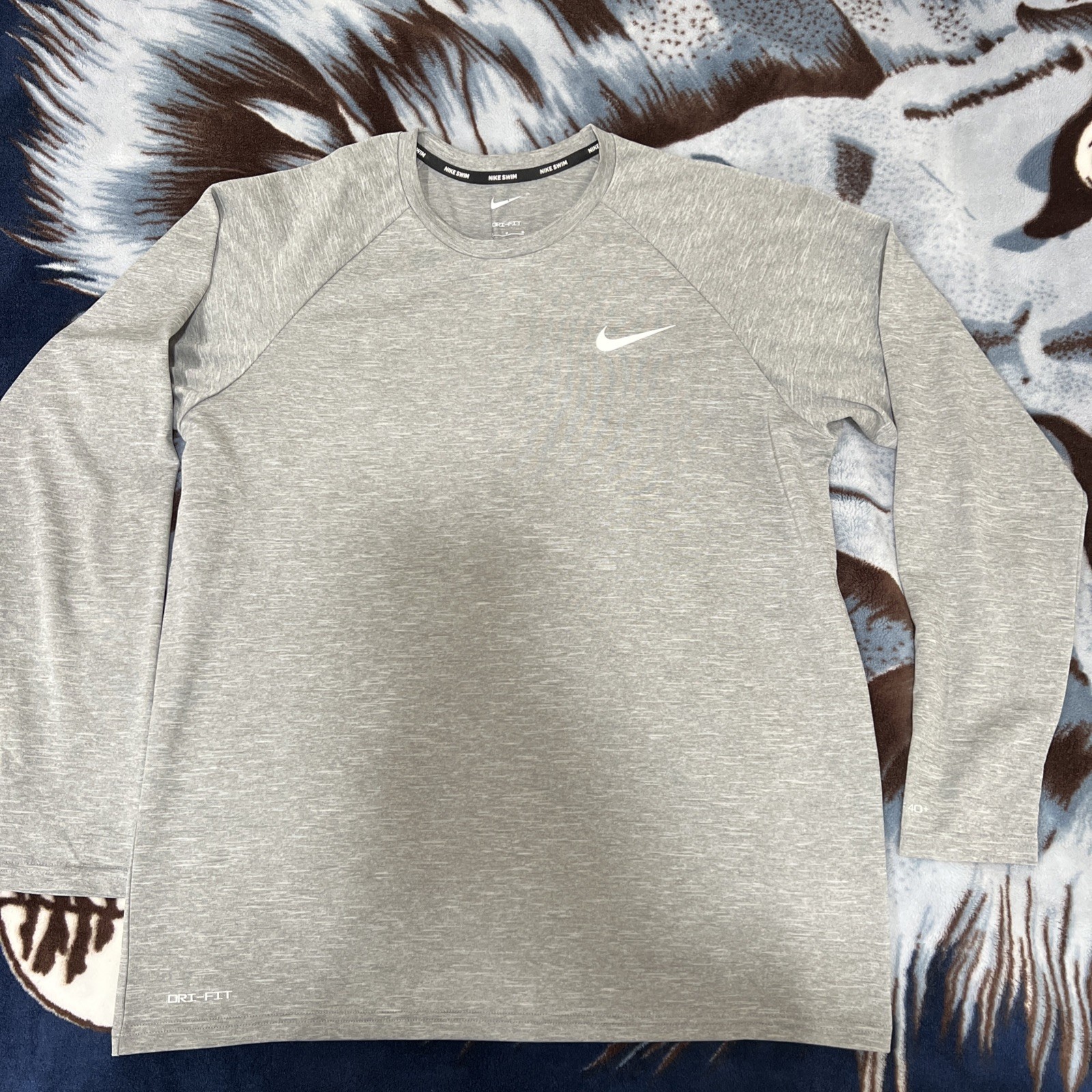 Nike Swim Rash Guard Men’s Medium Heather Gray Dri-FIT UPF 40+ Long Sleeve Top gallery