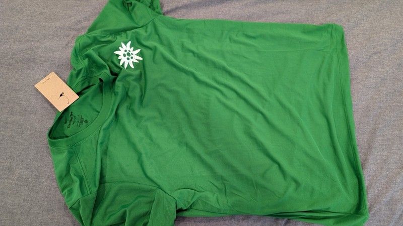 Nike Dri-Fit Men's T-Shirt Apple Green Large - DAV - Alpine - Climbing gallery