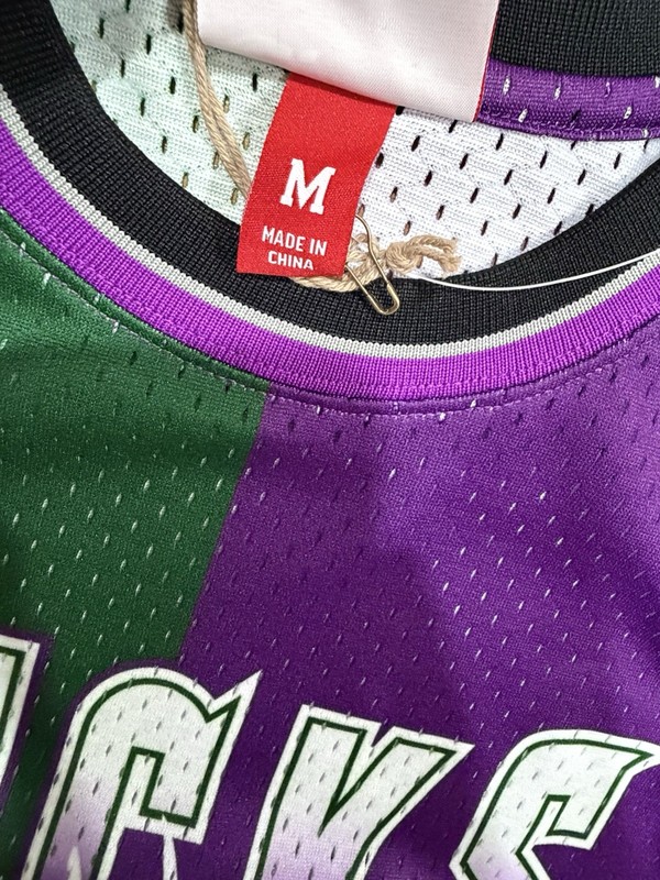 Mitchell & Ness Ray Allen 1996-97 Milwaukee Bucks Split Swingman Jersey M NWT gallery