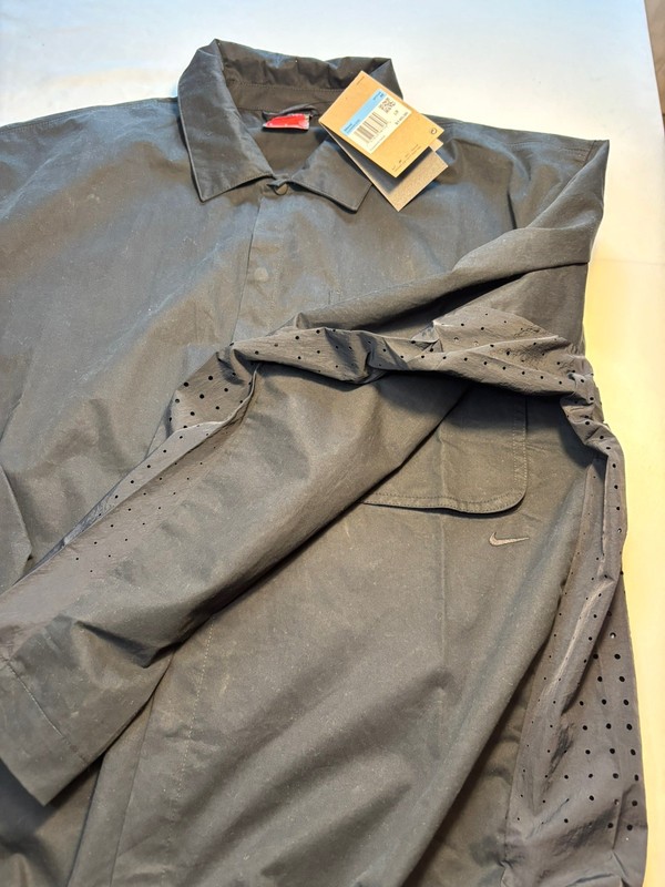 Nike Tech Button-Down Shirt Black Men’s Size Medium HJ2936-010 $140 gallery