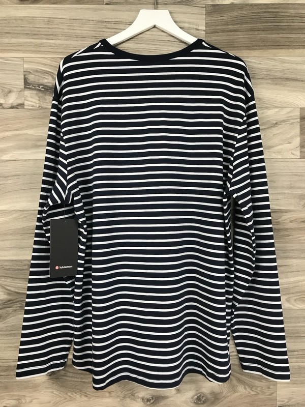 Lululemon 5 Year Basic Long Sleeve Size XXL Yachtie Stripe Navy White YANW 55400 gallery