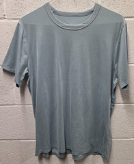 LULULEMON T-Shirt Mens Size L Short Sleeve Crew Neck Light Blue Stretch 22×29