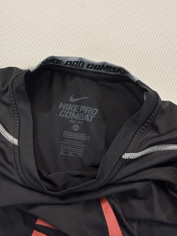 Nike Pro Combat Compression Sleeveless Shirt Mens XL Football Training Black gallery