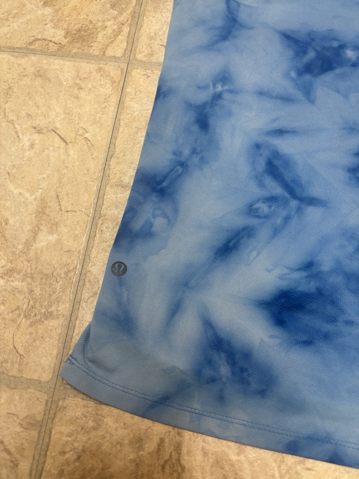 Lululemon Fast And Free Men’s Blue Tie Dye Shirt Size Large gallery