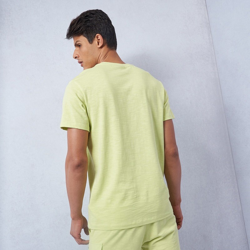NEW Nike Sportswear Men's Short-Sleeve Zipper Pocket Tee - Limelight Green - L gallery