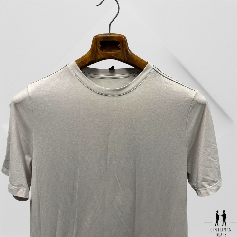 Vuori Shirt Mens M Frost Grey Current Tech Tee Stretch Hiking Running Gym 20 x27