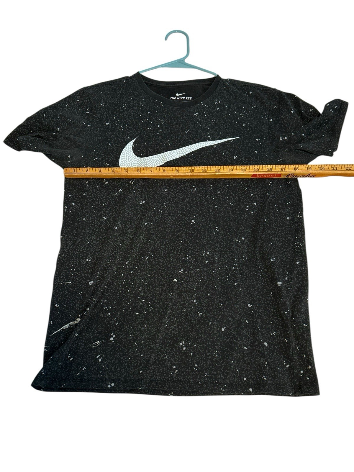 Nike Athletic Fit Dri-Fit Size Medium Black and Gray Speckled w/White Swoosh gallery
