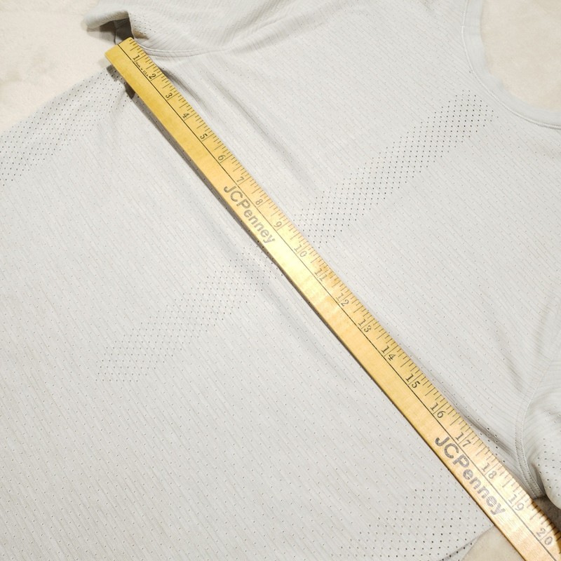 Lululemon Metal Vent Tech Surge Short Sleeve 1/2 Zip Shirt Mens Medium Gray gallery