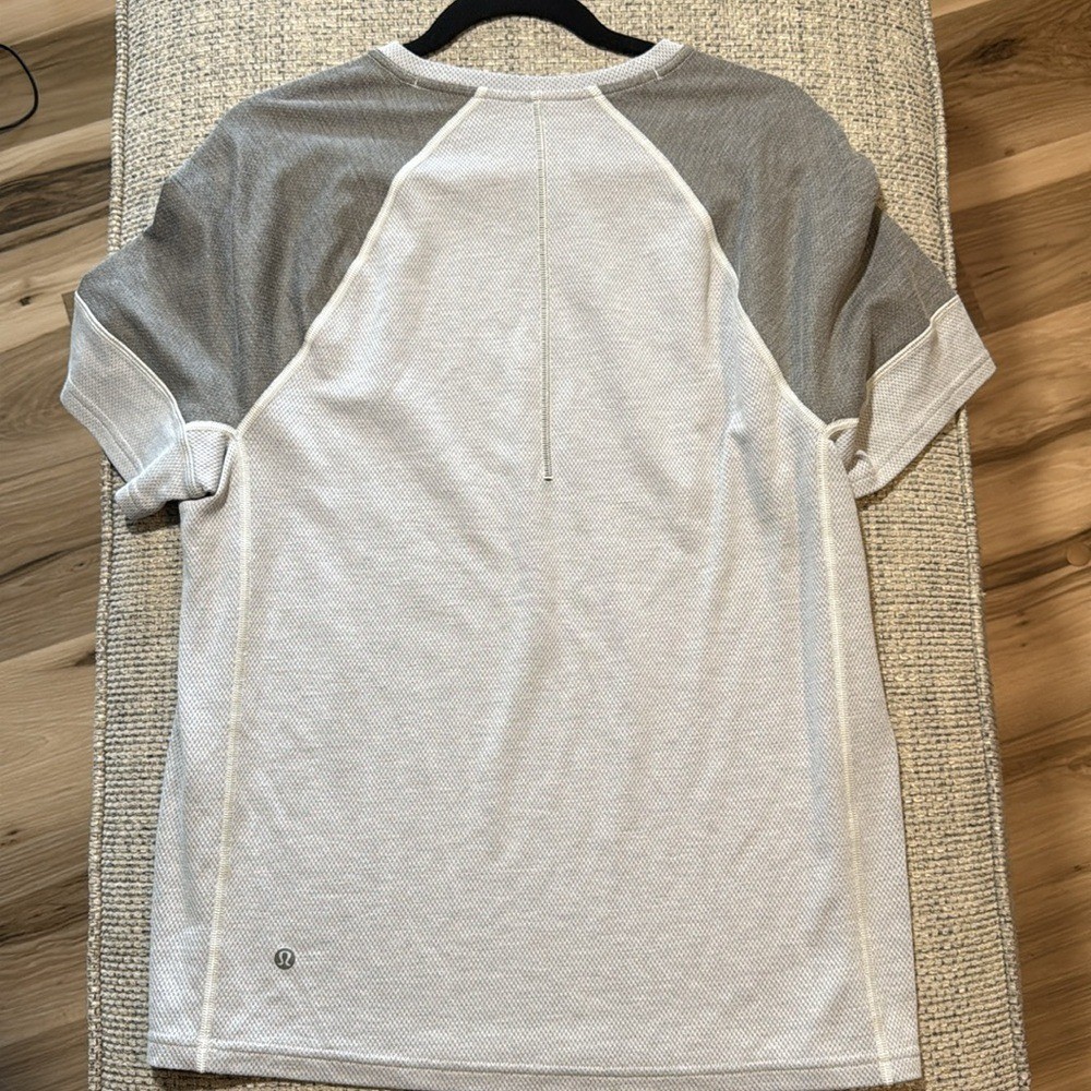 Lululemon Bodhi Short Sleeve Vitasea Heathered ultra light grey/light grey szM gallery
